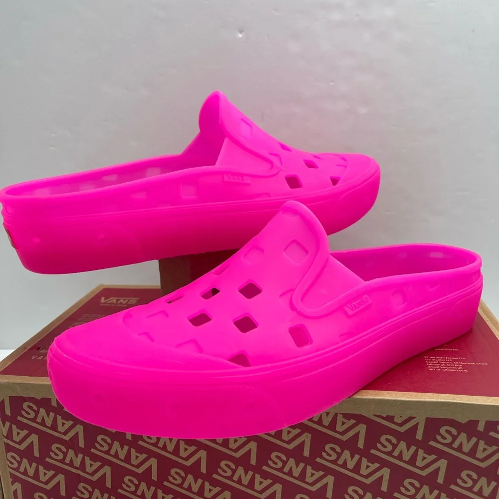 Vans Men’s Slip-On Mule Trk Hot Pink VN0005V8AFJ Vibrant Pink Slip-On Clogs